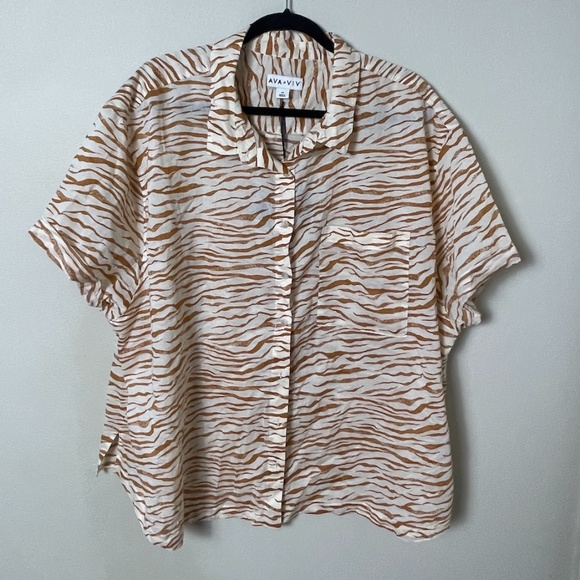 Zebra Animal Print Button Down Chic Glam Minimalist Artsy Plus Hip Blouse Top - Picture 1 of 10